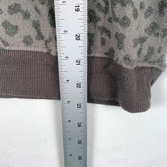 Lucky Brand Leopard Print Sweatshirt Women's Small Gray Sweater Top Soft Finish - Picture 9 of 10